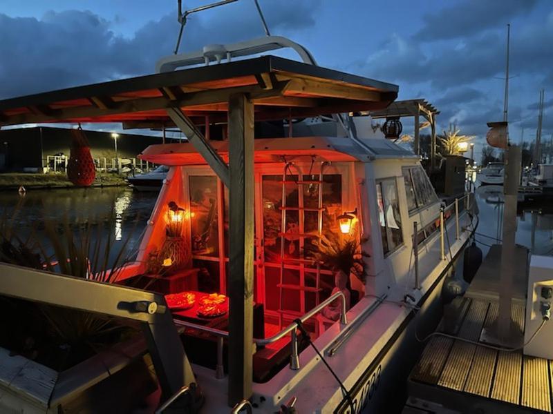 Magnifique Bateau Maison Hotel วิสเทรอัม ภายนอก รูปภาพ